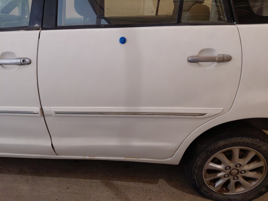 تويوتا انوفا  2012 image