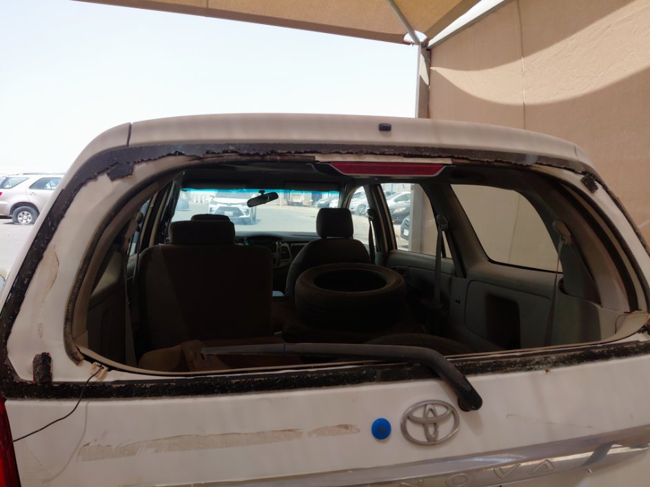 تويوتا انوفا  2012 image