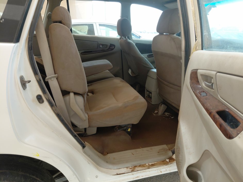 تويوتا انوفا  2012 image