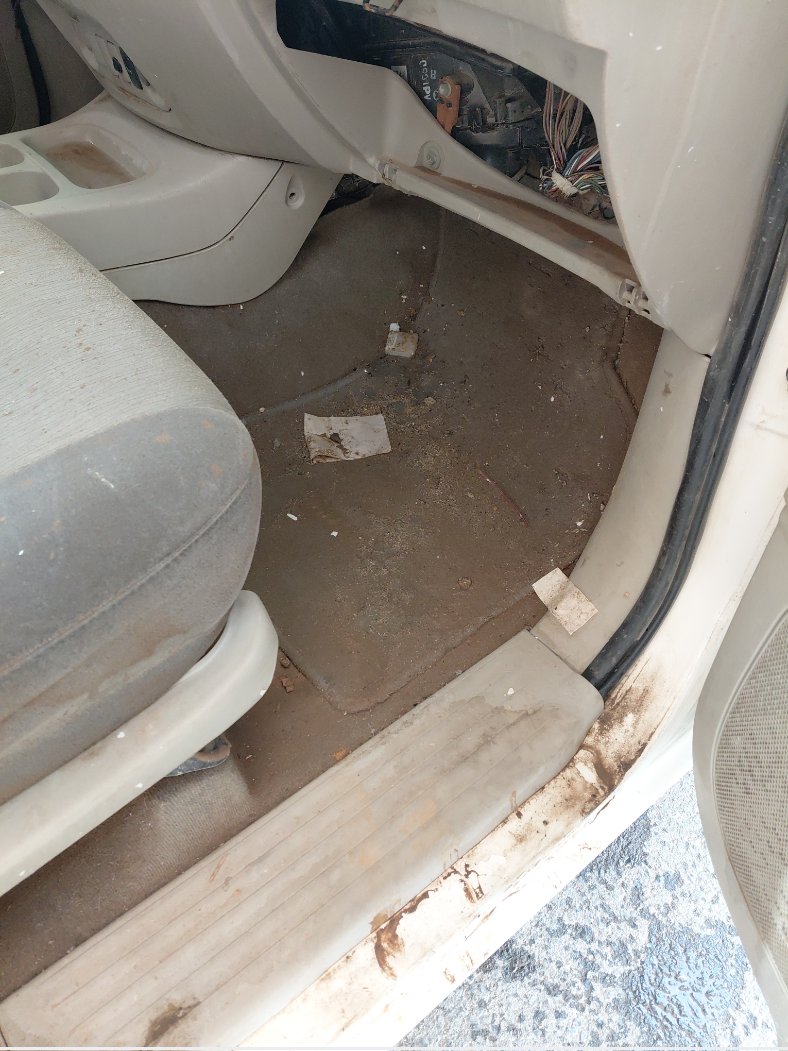 تويوتا انوفا  2012 image