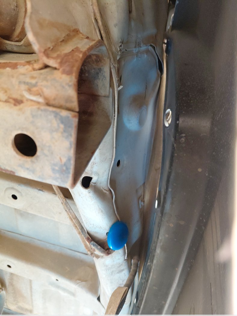 تويوتا انوفا  2012 image