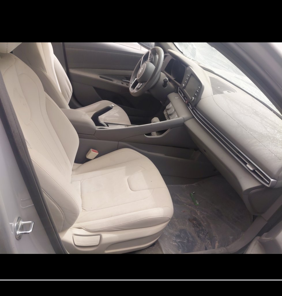 Hyundai Elantra  2022 image