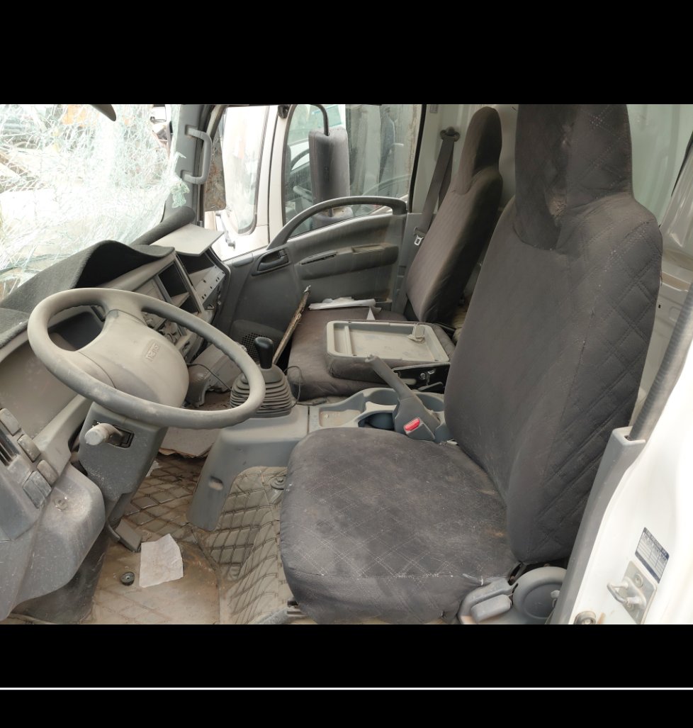 Isuzu Reward NP  2023 image