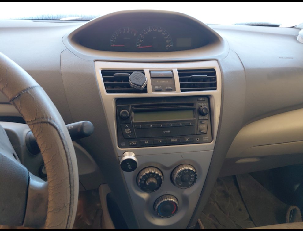 Toyota Yaris  2012 image