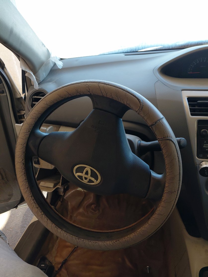 Toyota Yaris  2012 image