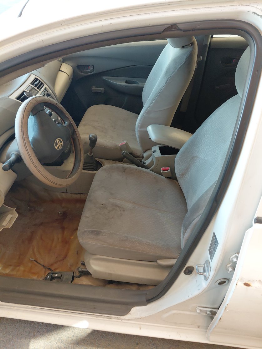 Toyota Yaris  2012 image