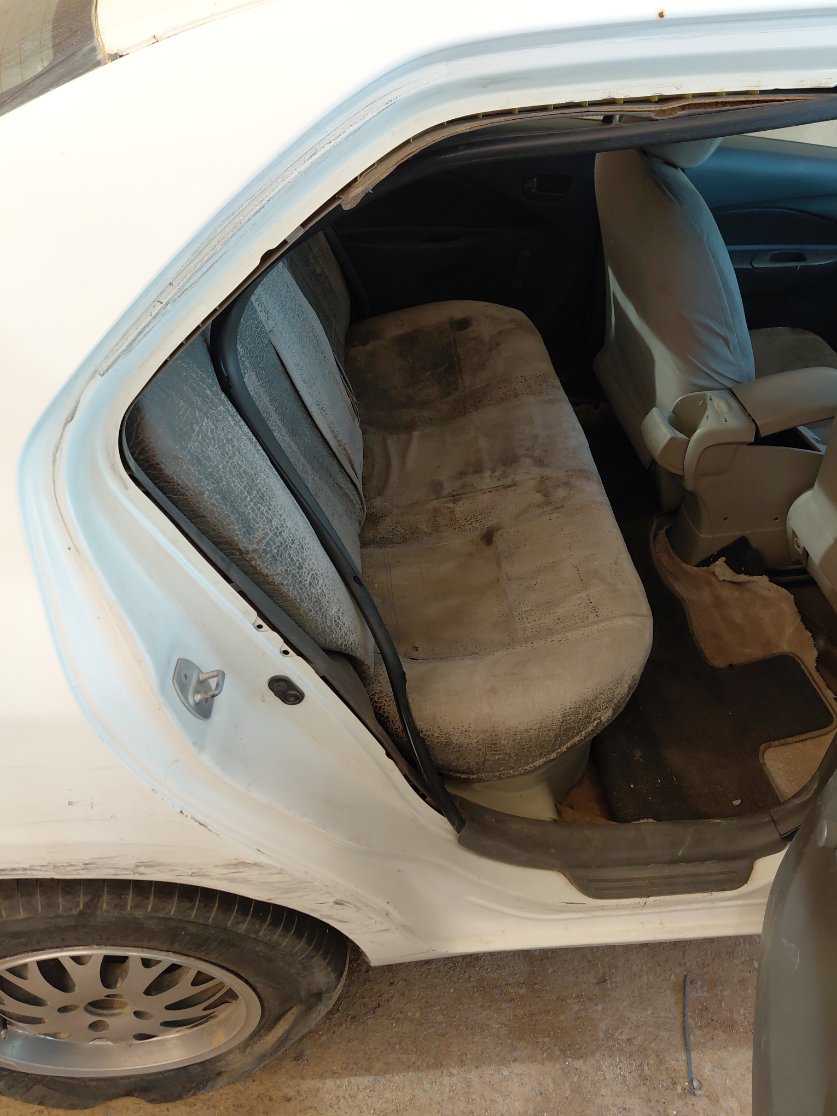 Toyota Yaris  2012 image