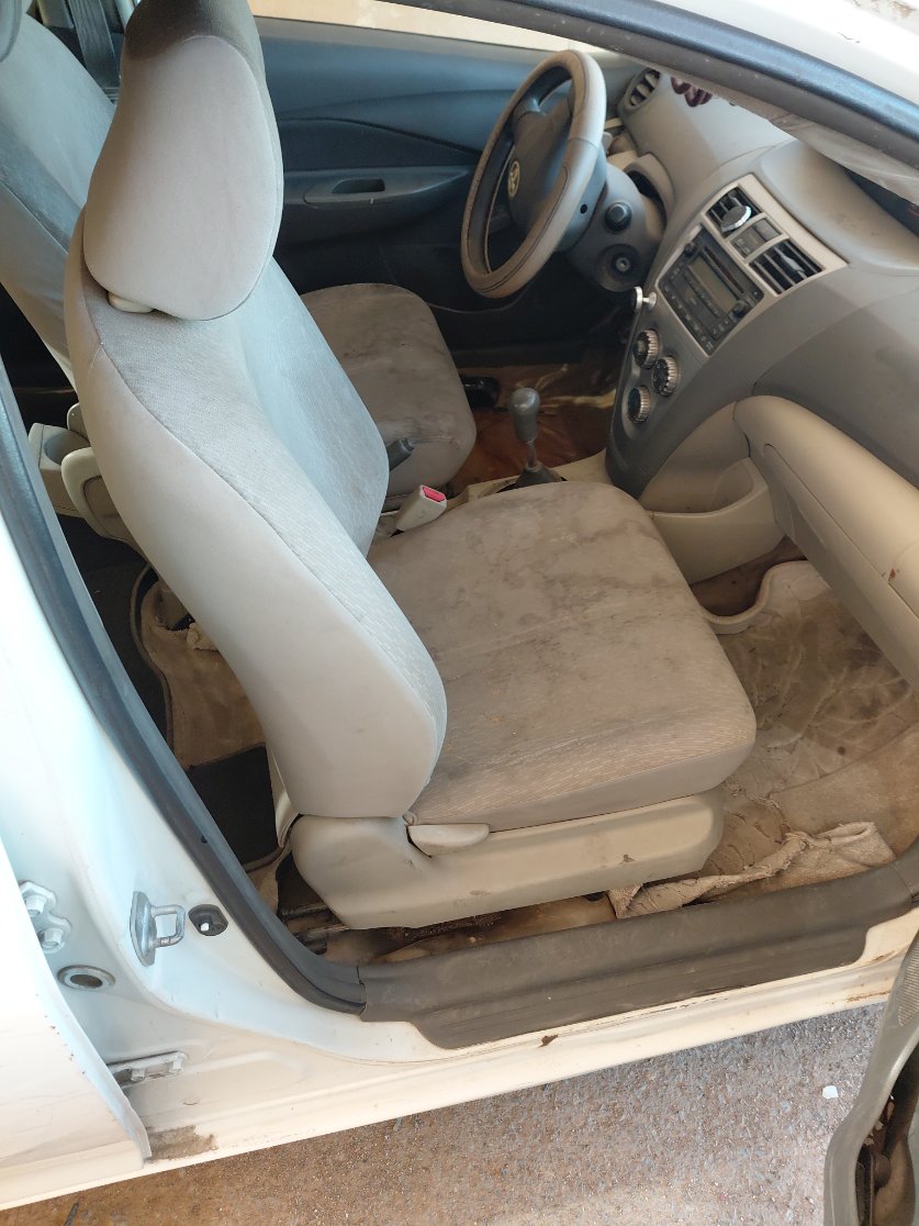 Toyota Yaris  2012 image