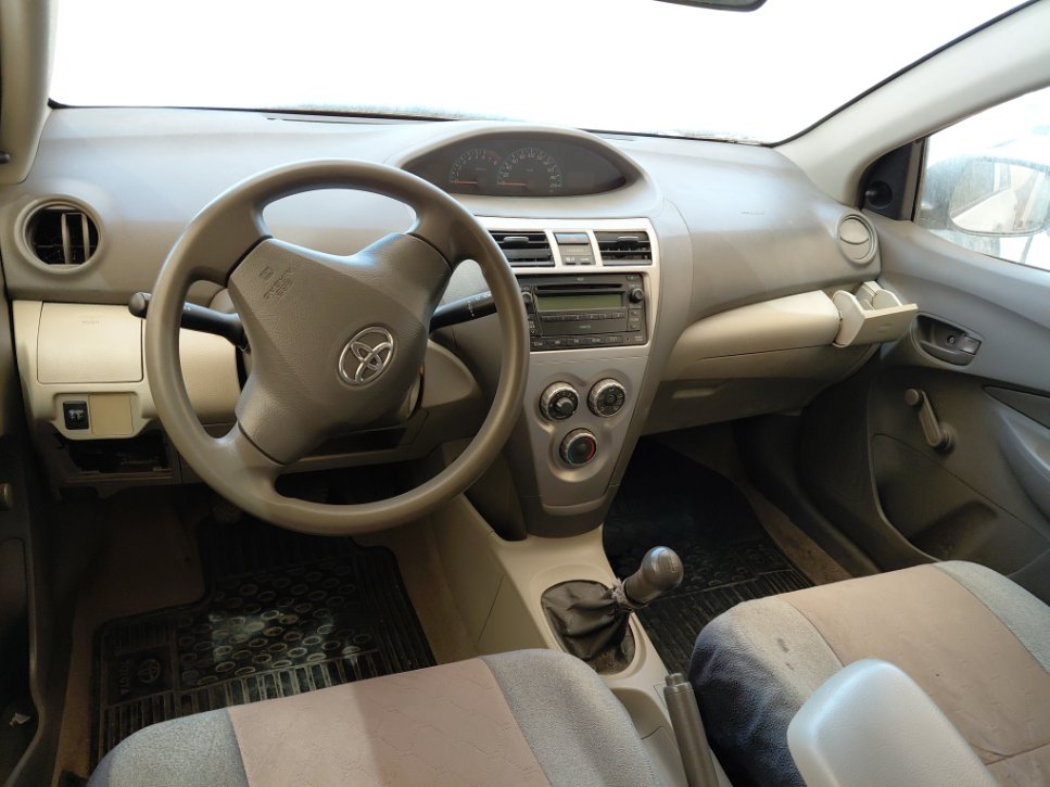 تويوتا يارس  2012 image