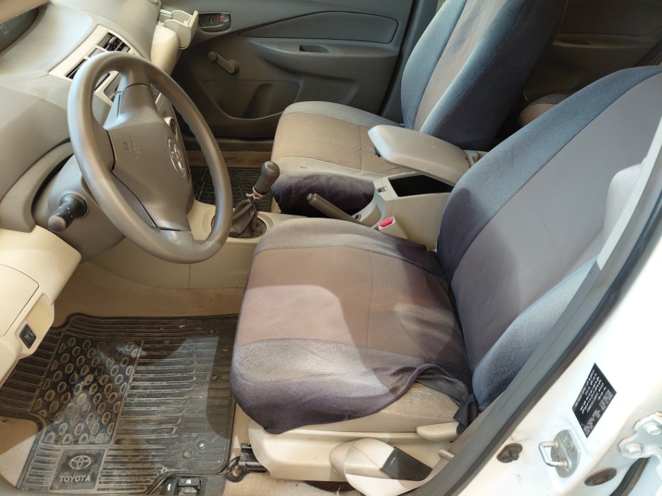 تويوتا يارس  2012 image