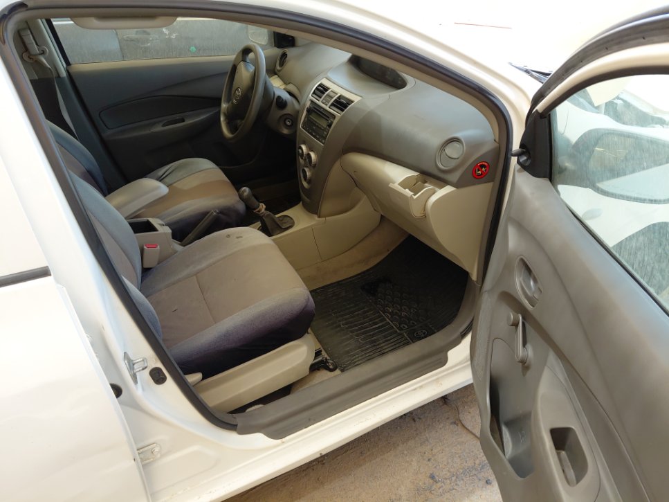 تويوتا يارس  2012 image