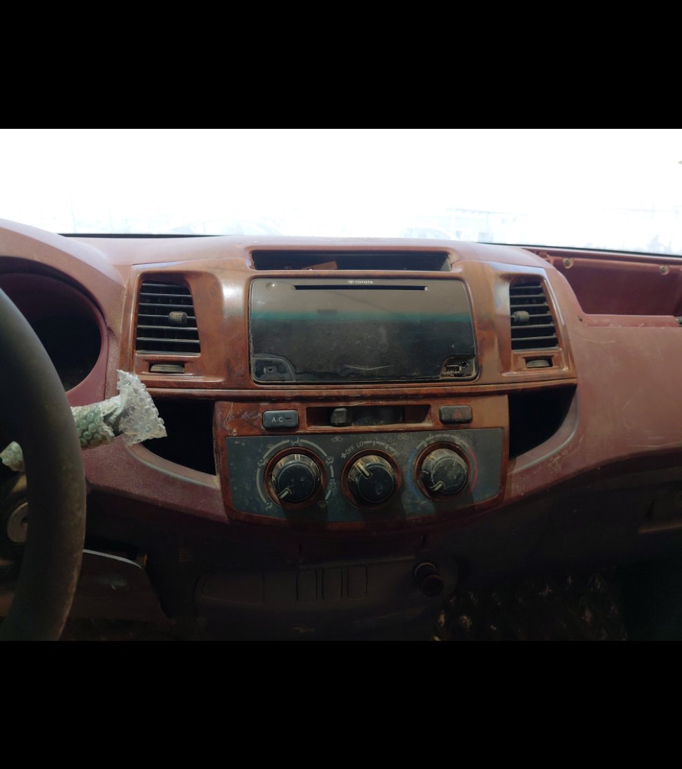 Toyota Hilux  2012 image