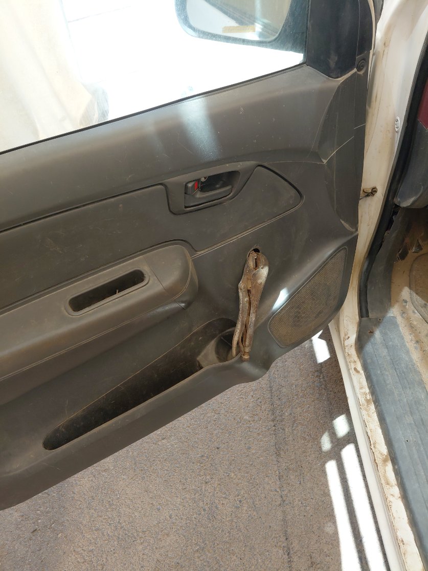 Toyota Hilux  2012 image