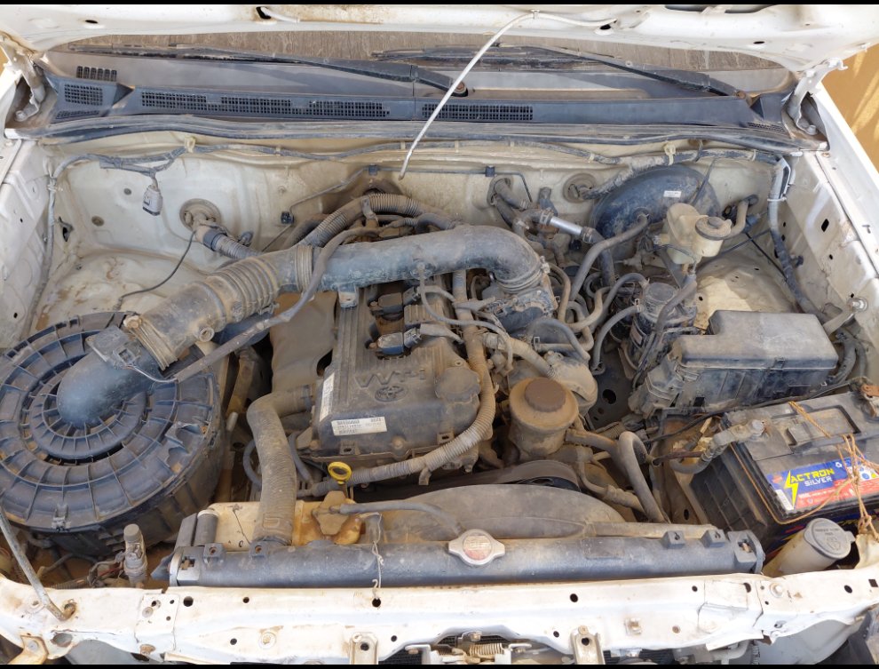 Toyota Hilux  2012 image