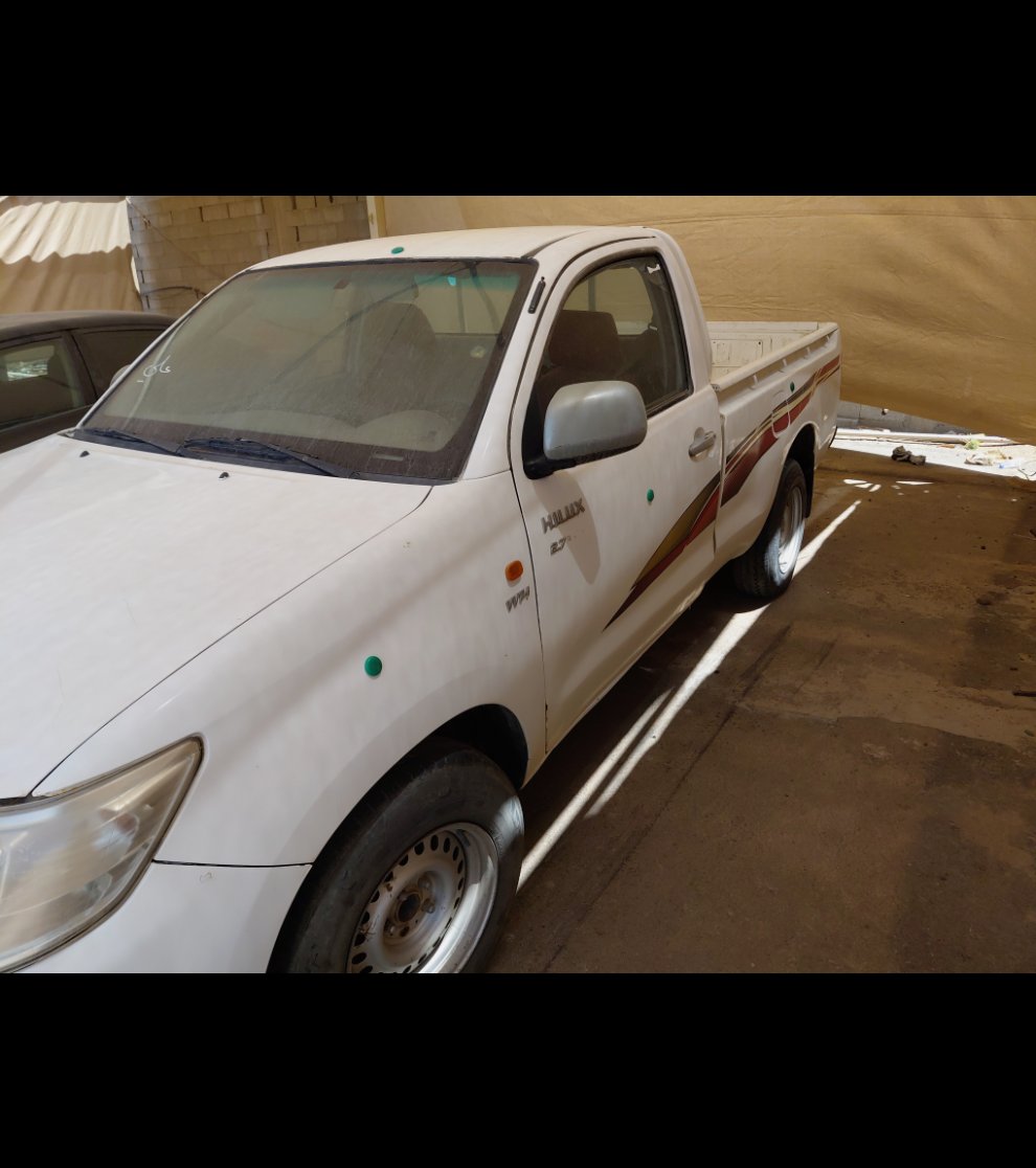 Toyota Hilux  2012 image