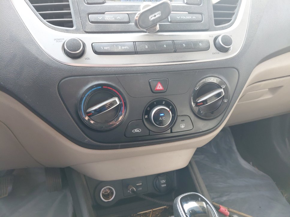 Hyundai Accent GL 2020 image