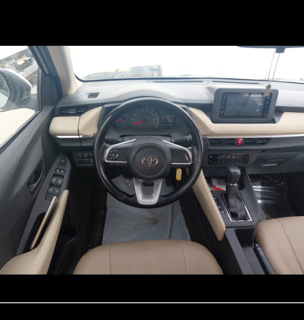 Toyota Yaris Y 2024 image