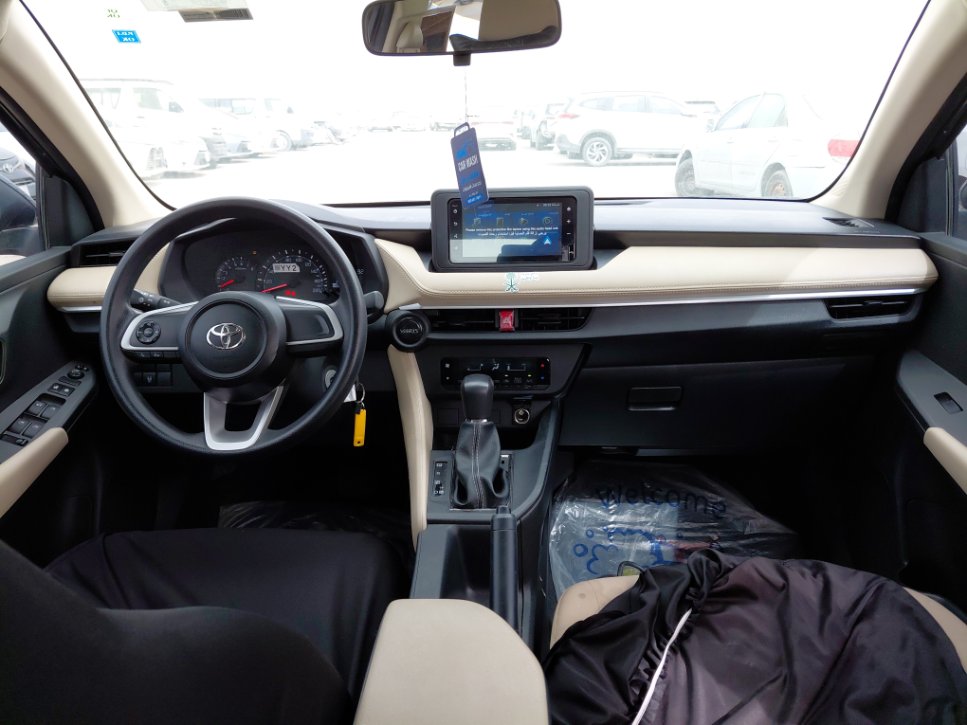 Toyota Yaris Y 2024 image