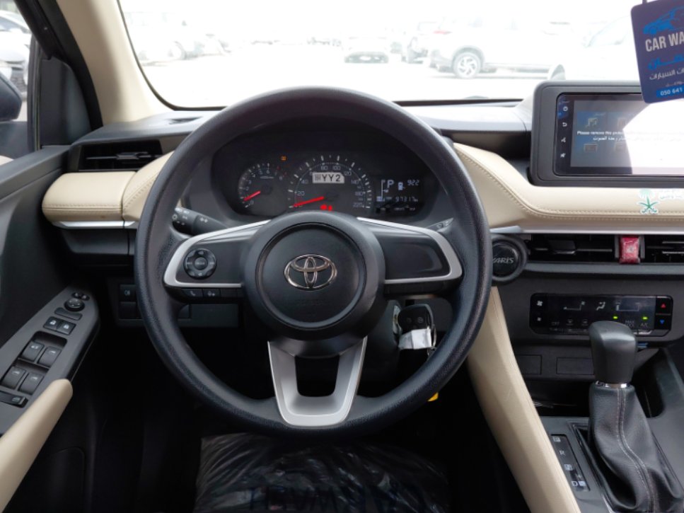 Toyota Yaris Y 2024 image