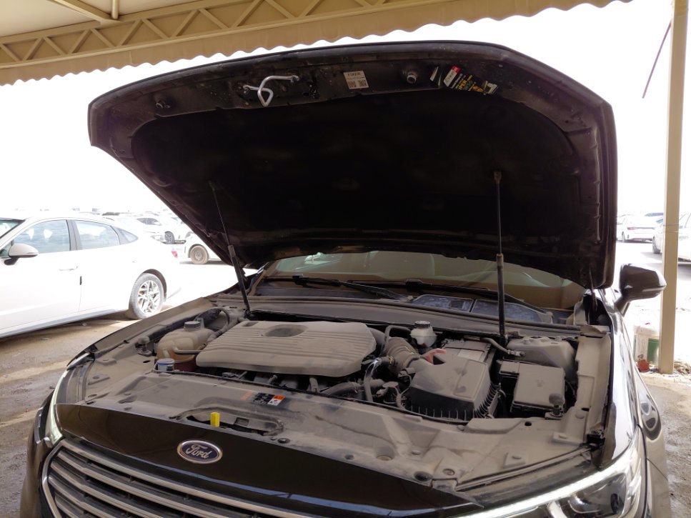 Ford Taurus  2022 image