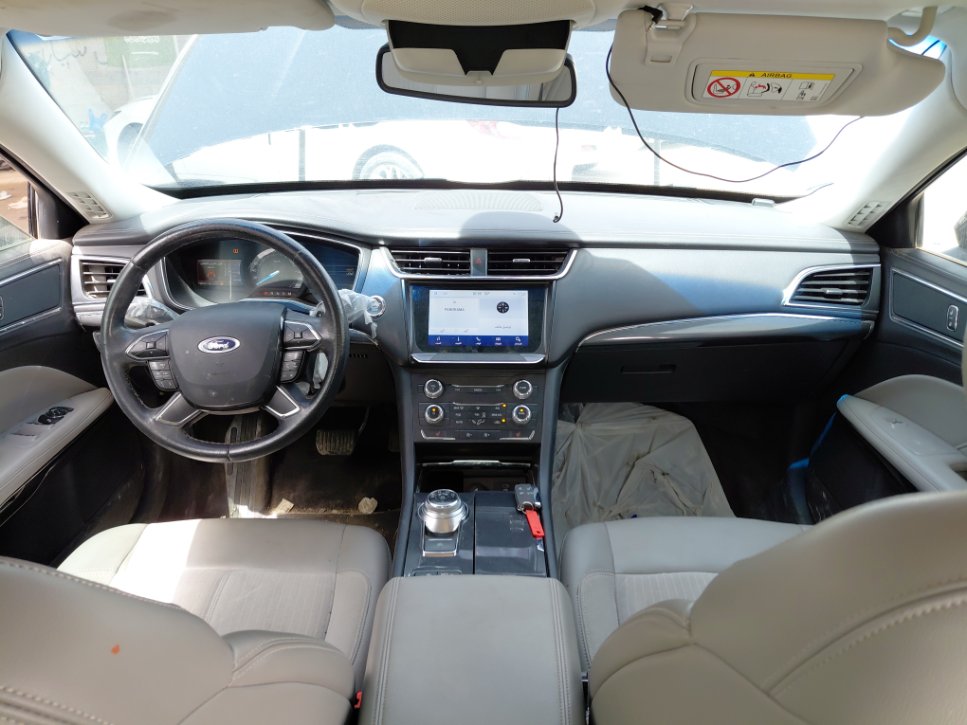 Ford Taurus  2022 image