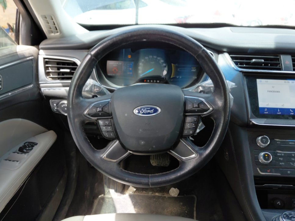 Ford Taurus  2022 image