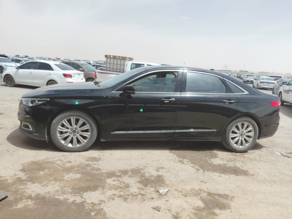 Ford Taurus  2022 image