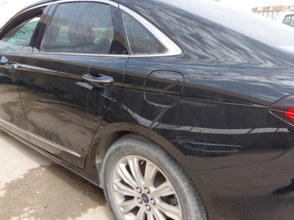 Ford Taurus  2022 image