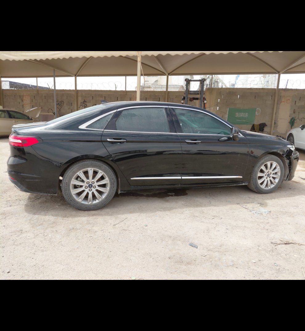 Ford Taurus  2022 image