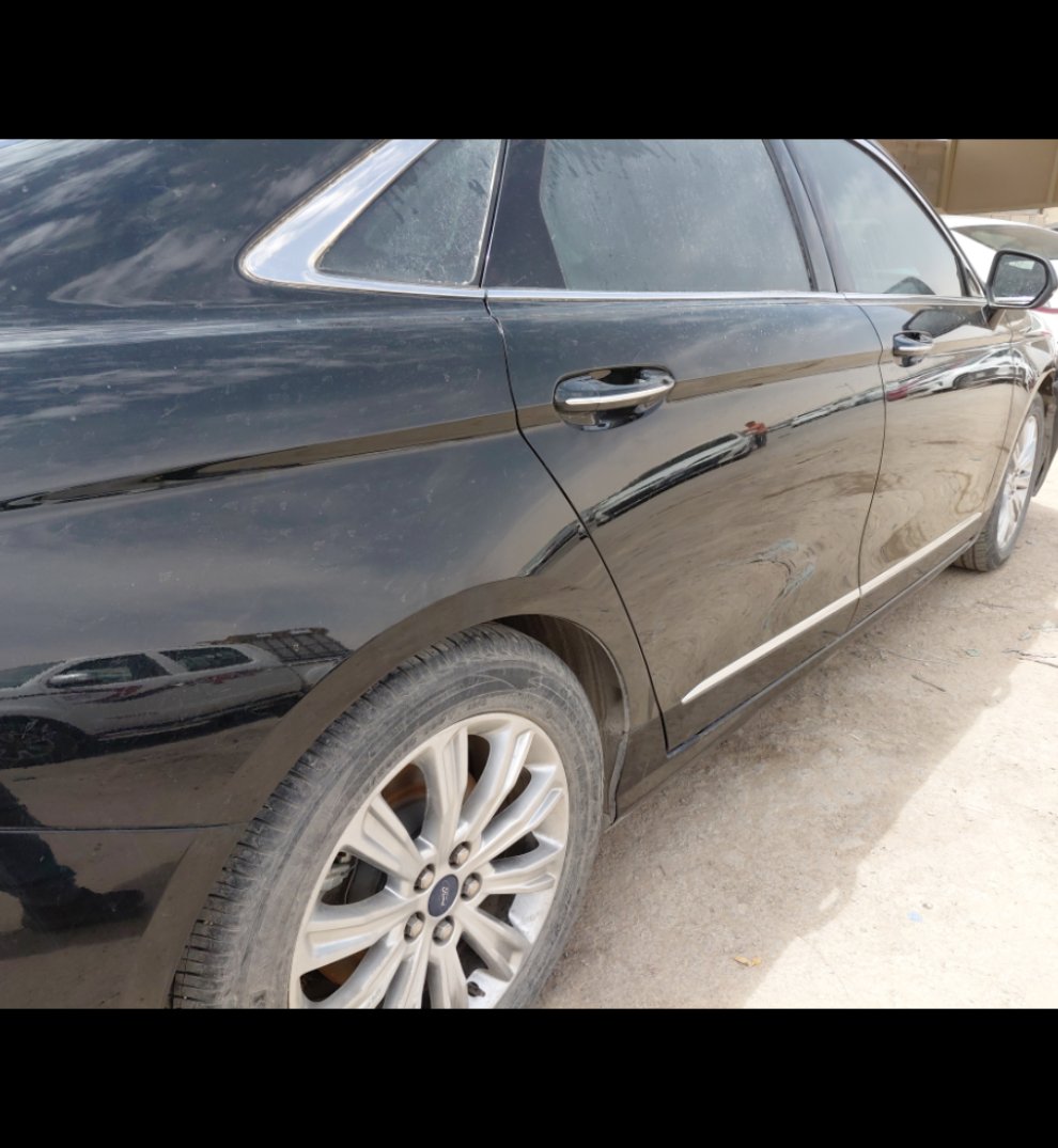 Ford Taurus  2022 image