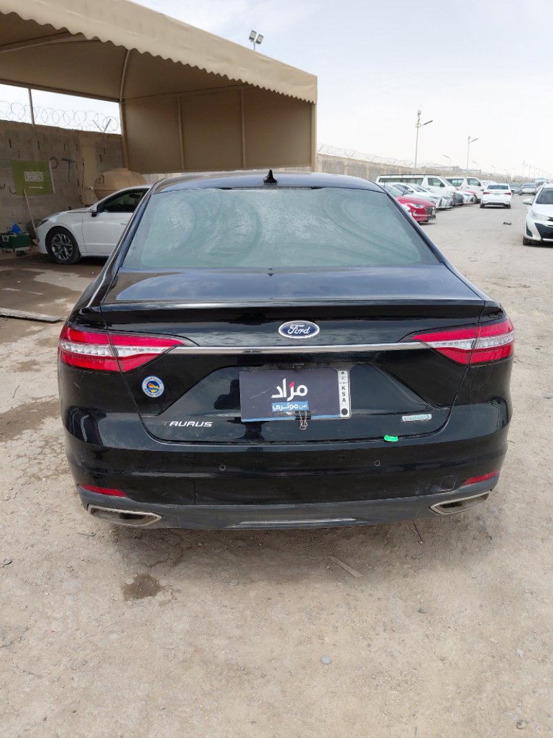 Ford Taurus  2022 image