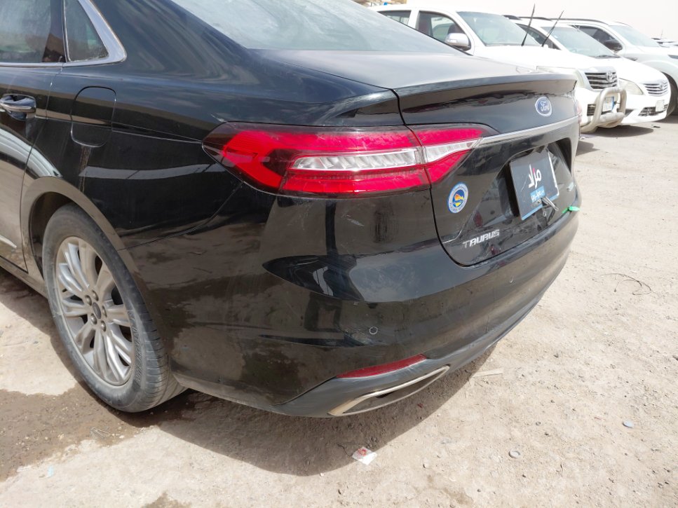 Ford Taurus  2022 image