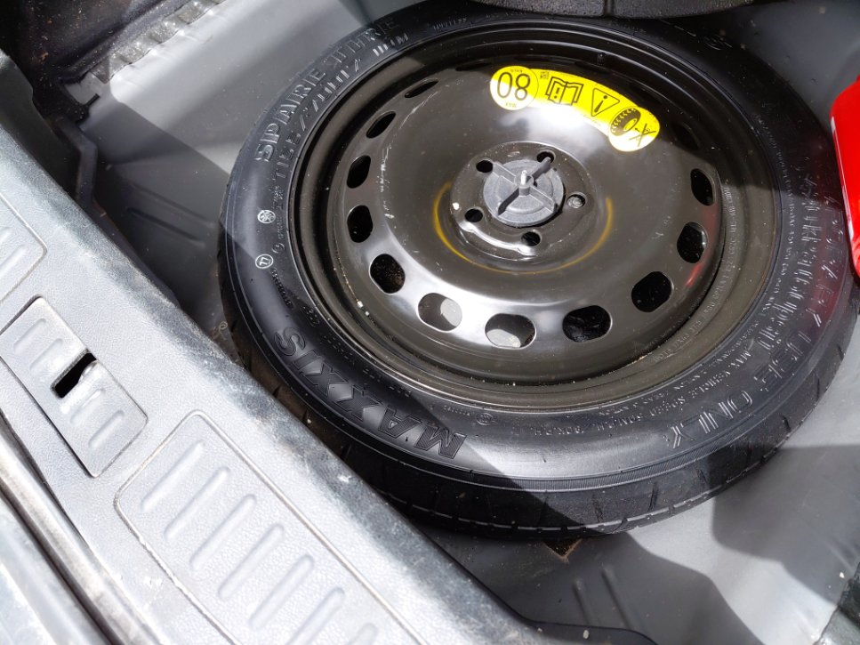 Ford Taurus  2022 image