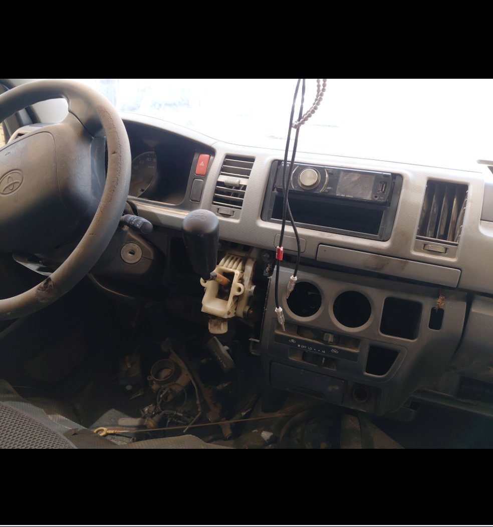 Toyota Hiace  2011 image