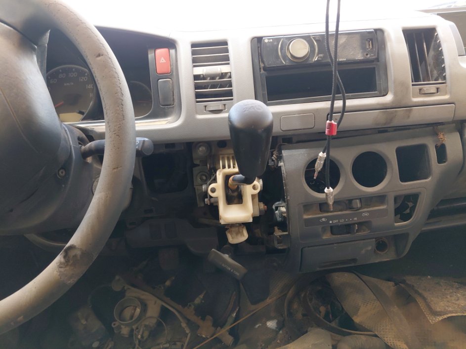 Toyota Hiace  2011 image