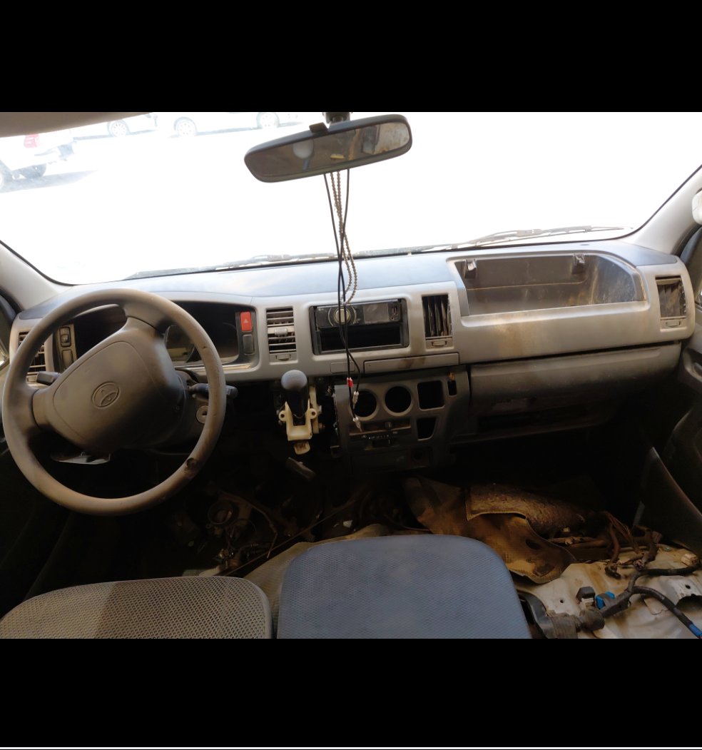 Toyota Hiace  2011 image