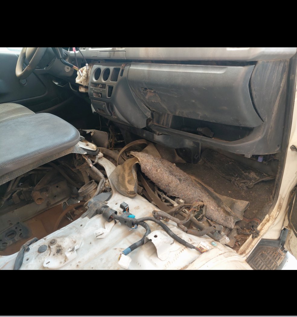 Toyota Hiace  2011 image