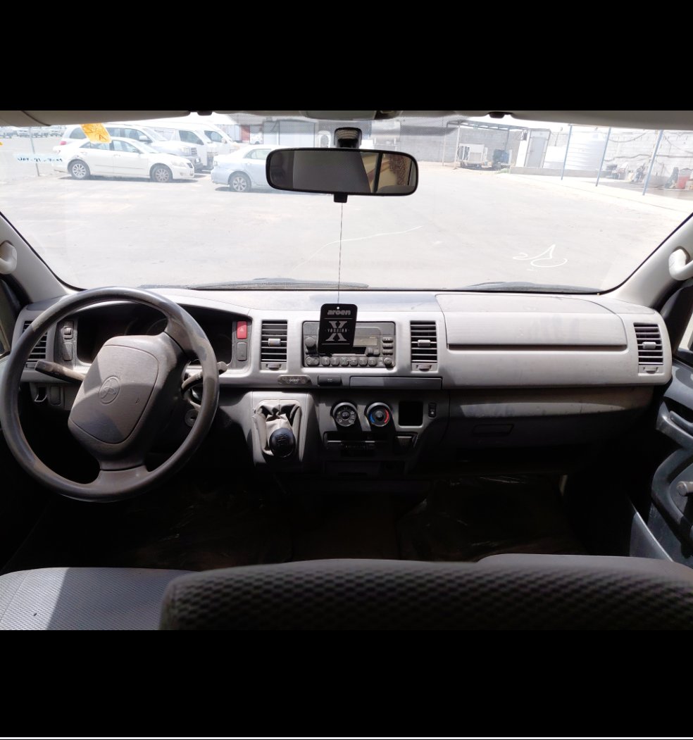 Toyota Hiace Bus  2010 image