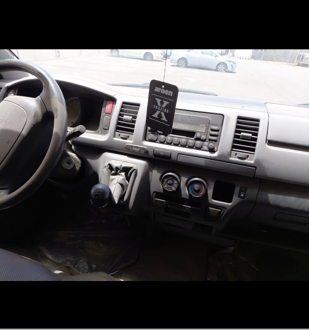 Toyota Hiace Bus  2010 image