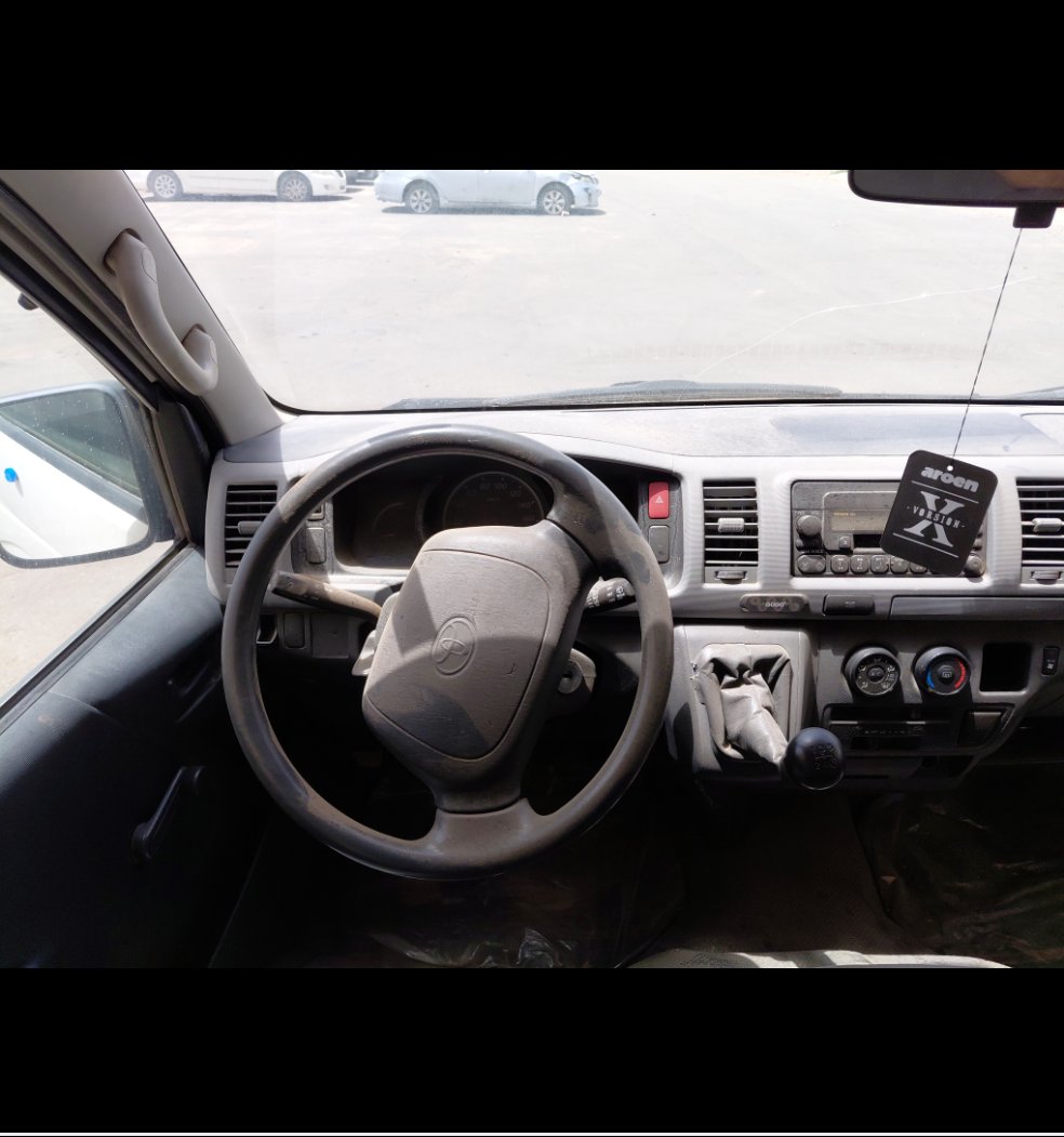 Toyota Hiace Bus  2010 image