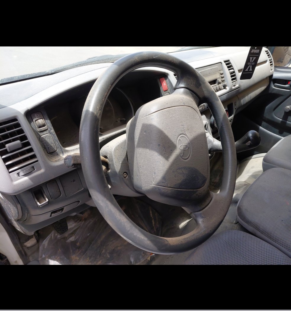 Toyota Hiace Bus  2010 image