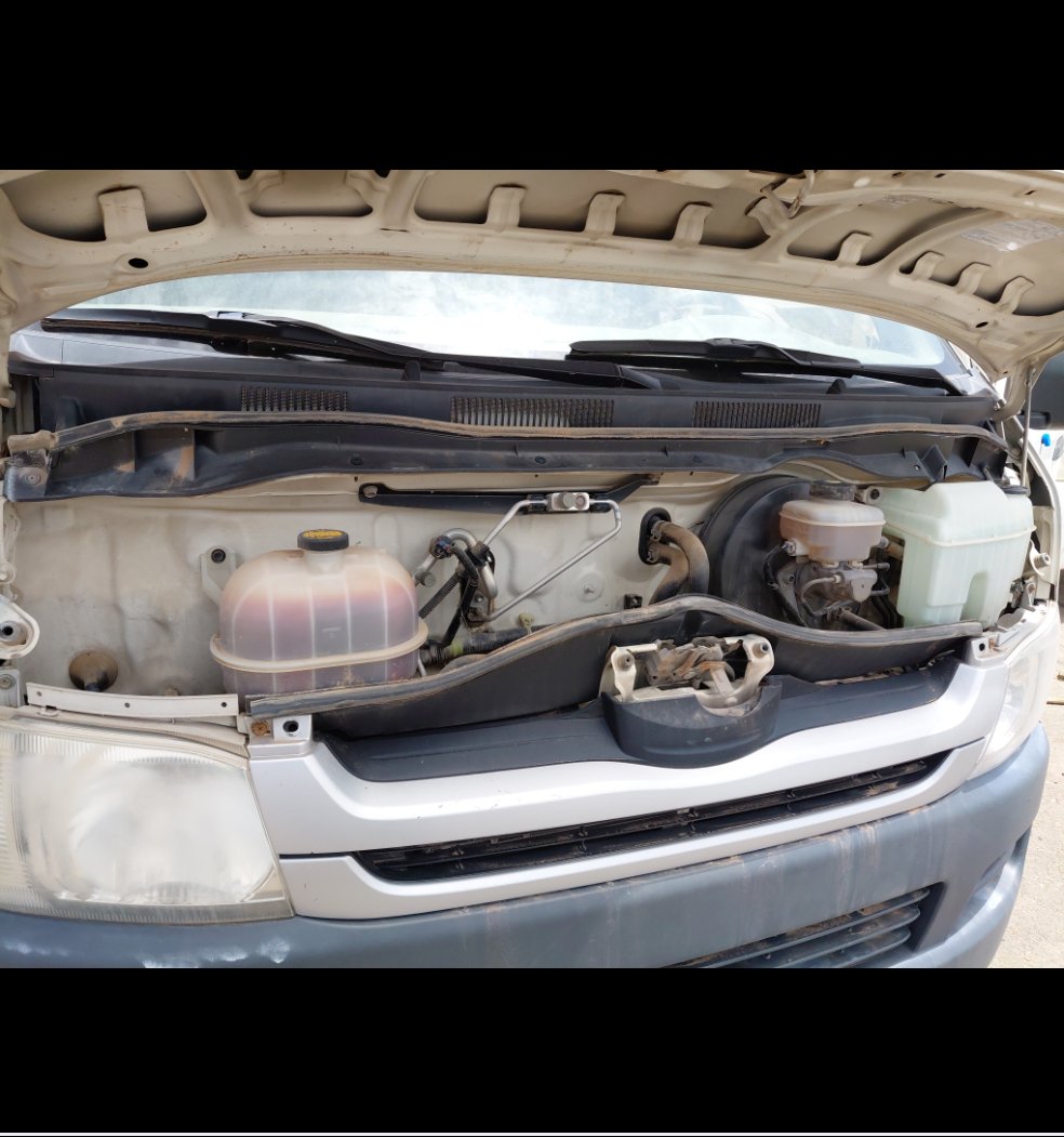 Toyota Hiace Bus  2010 image