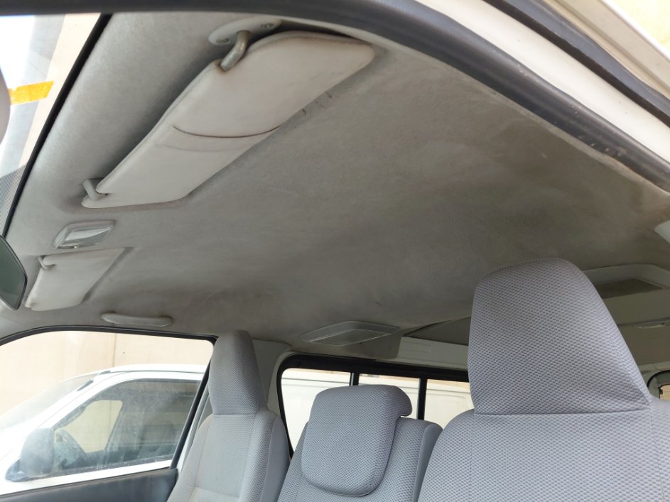 Toyota Hiace Bus  2010 image