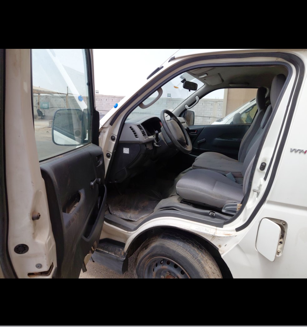 Toyota Hiace Bus  2010 image