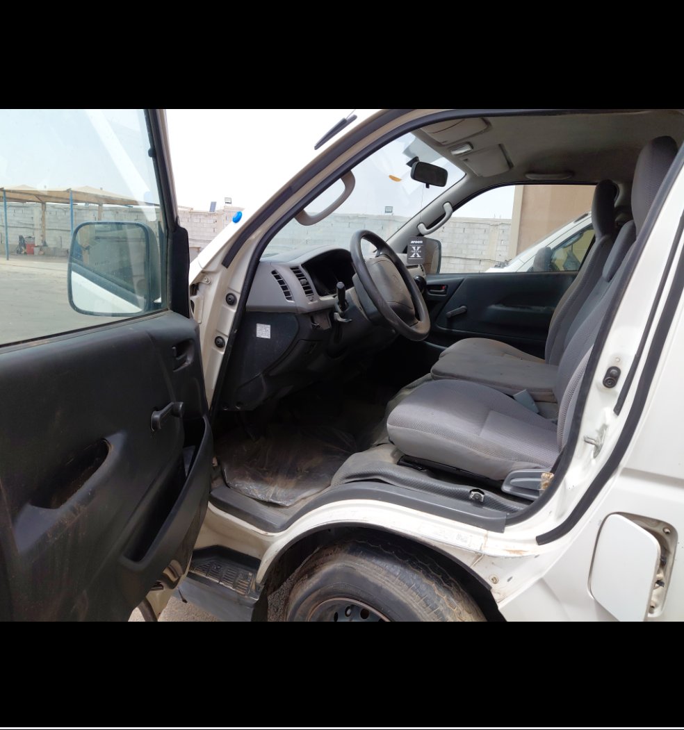 Toyota Hiace Bus  2010 image