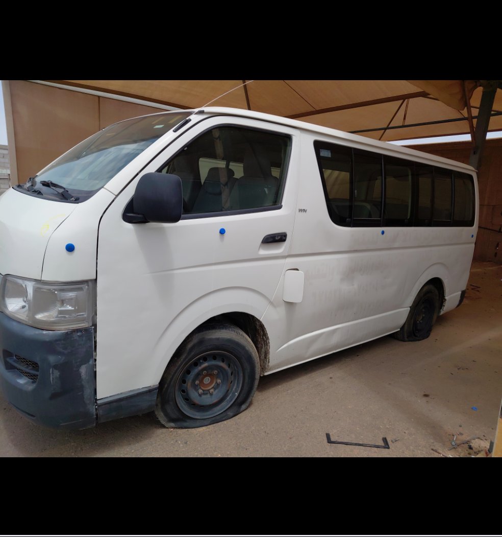 Toyota Hiace Bus  2010 image