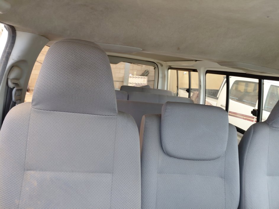 Toyota Hiace Bus  2010 image