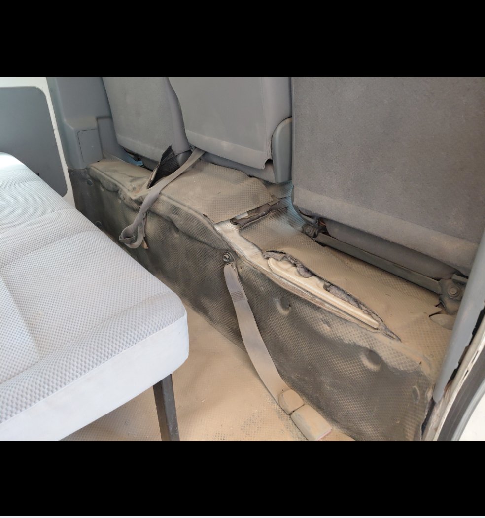 Toyota Hiace Bus  2010 image