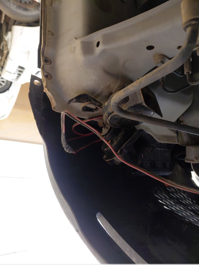 Toyota Hiace Bus  2010 image