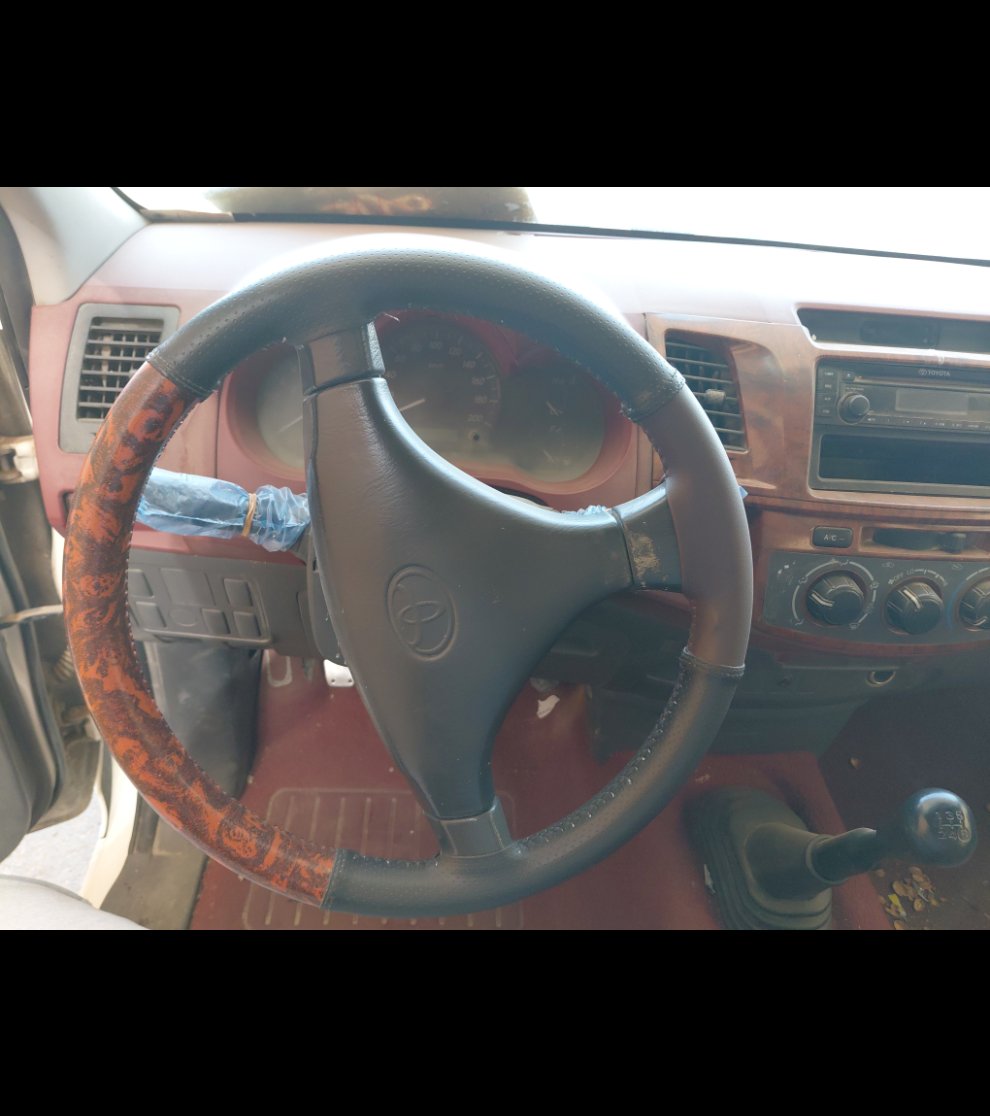 Toyota Hilux  2012 image